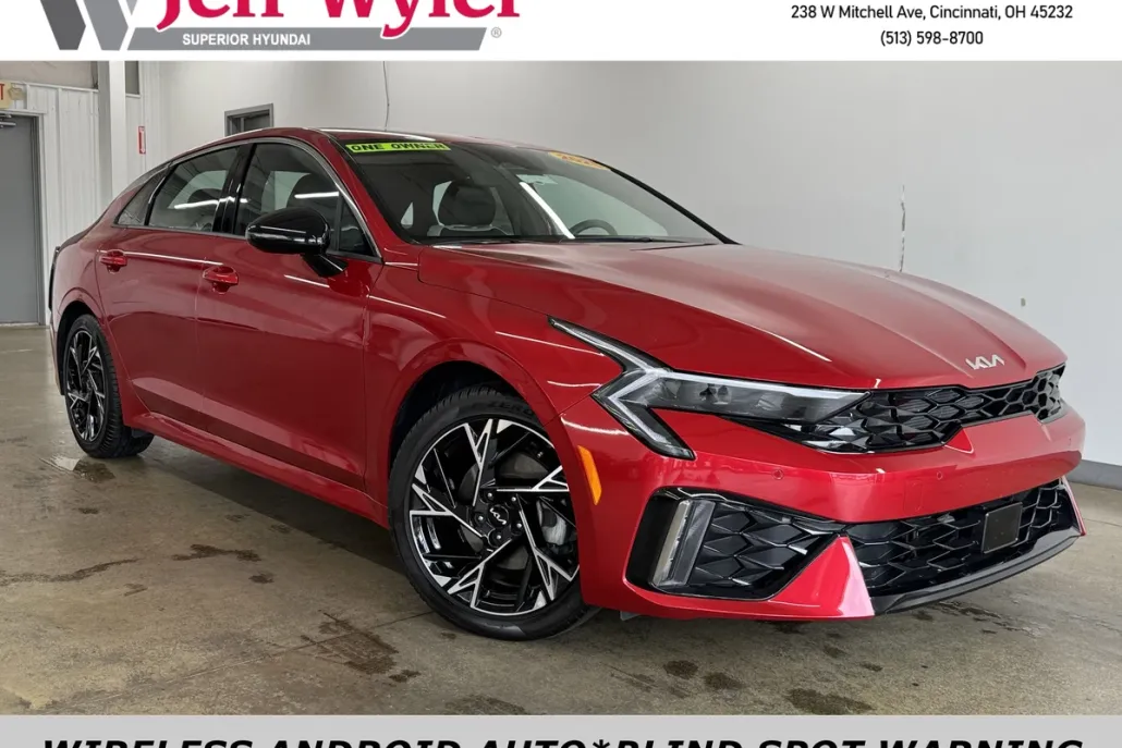 2025 Kia K5 GT-Line photo 1