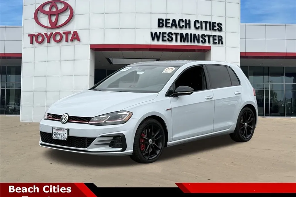 2021 Volkswagen Golf GTI SE photo 1