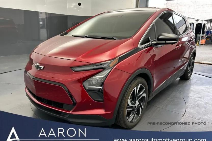 2023 Chevrolet Bolt EV 2LT photo 1