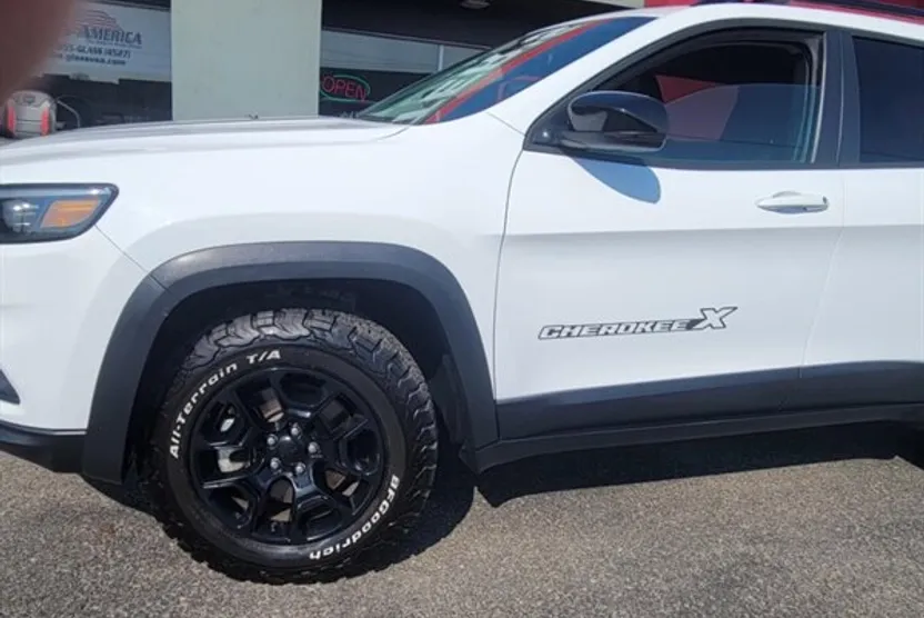 2022 Jeep Cherokee X photo 1