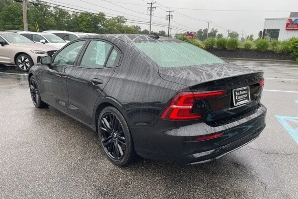 2023 Volvo S60 Recharge T8 Core Black Edition photo 1