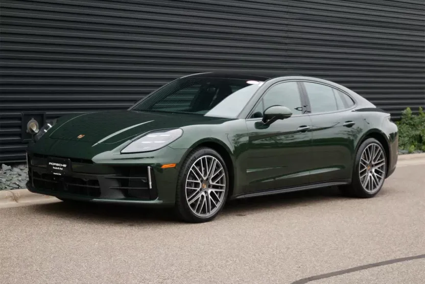 2024 Porsche Panamera 4 photo 1