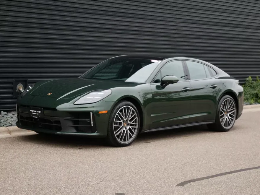2024 Porsche Panamera 4 photo 1