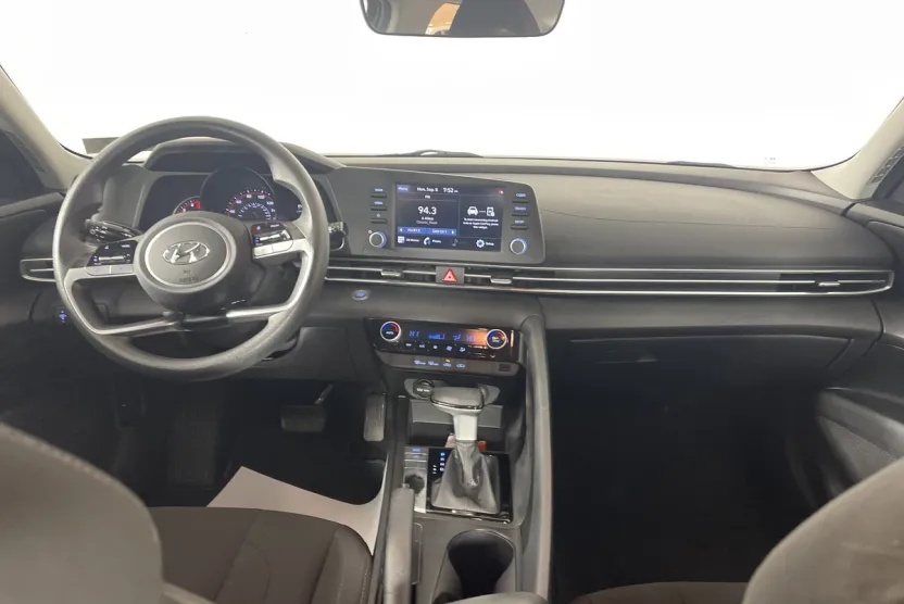 2021 Hyundai Elantra SEL photo 1