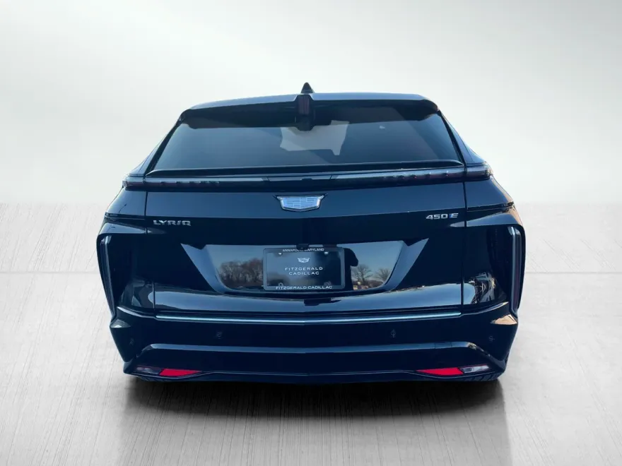 2024 Cadillac Lyriq Luxury photo 6