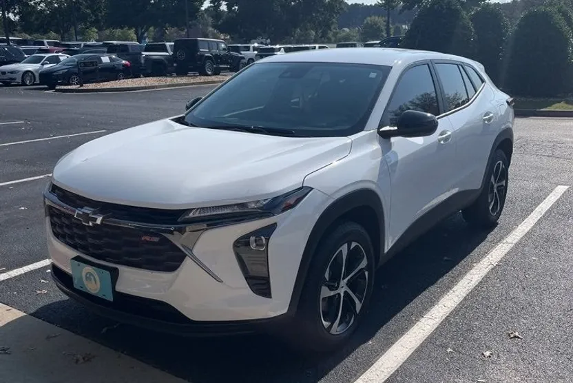 2025 Chevrolet Trax photo 1