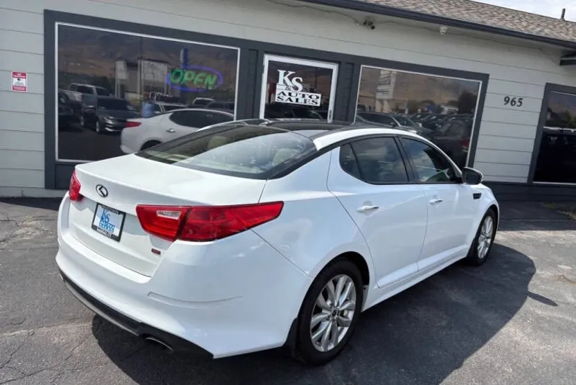 2015 Kia Optima EX photo 1