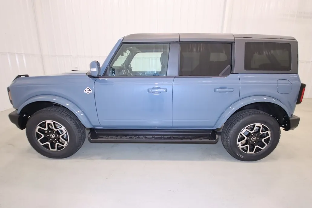 2025 Ford Bronco Outer Banks photo 1