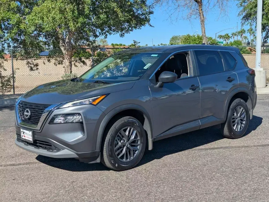 2023 Nissan Rogue S photo 1