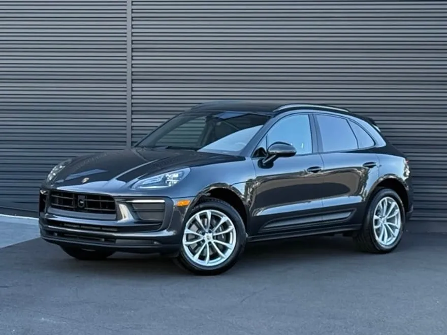 2025 Porsche Macan T photo 1