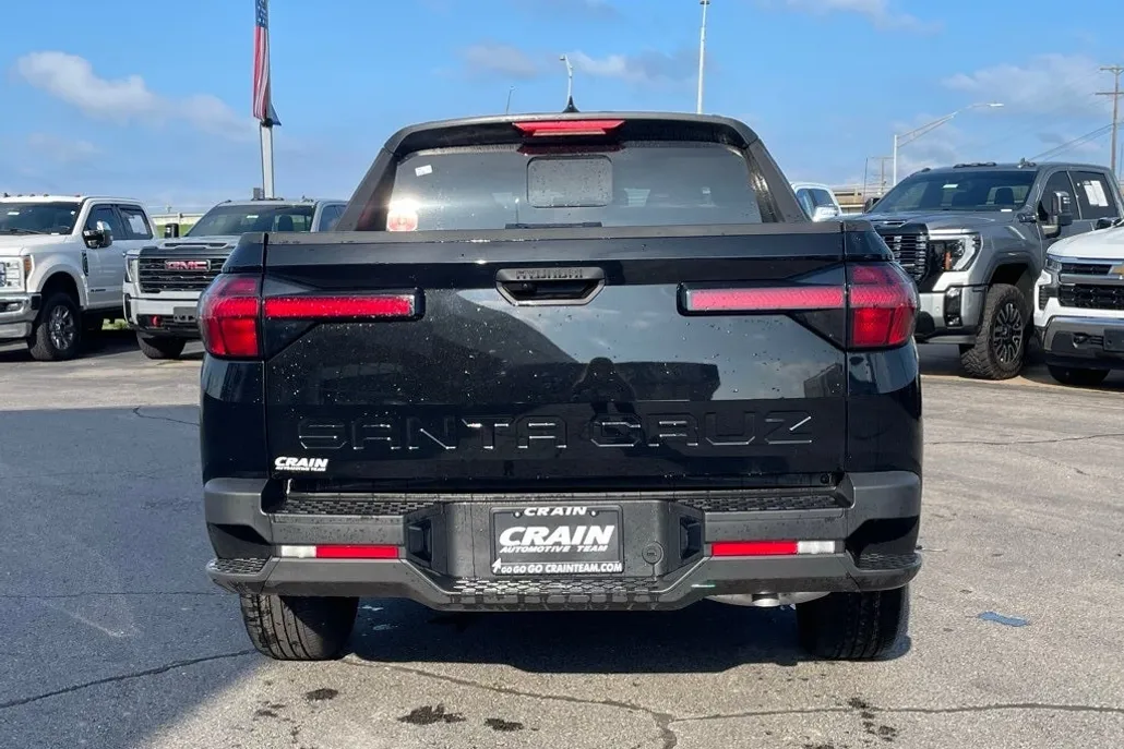 2025 Hyundai Santa Cruz SEL Activity photo 1