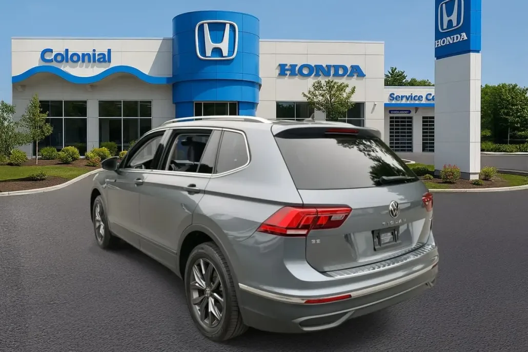 2023 Volkswagen Tiguan SE photo 1