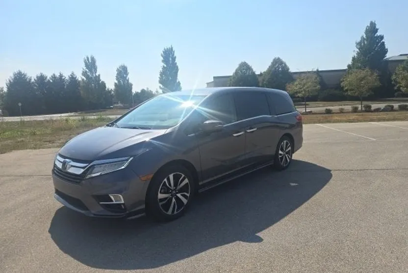 2020 Honda Odyssey Elite photo 1