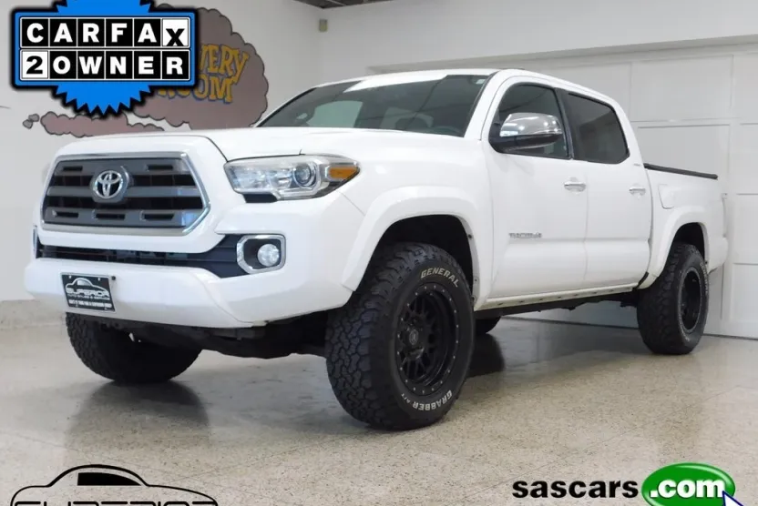 2017 Toyota Tacoma Limited Double Cab V6 4x4 photo 1