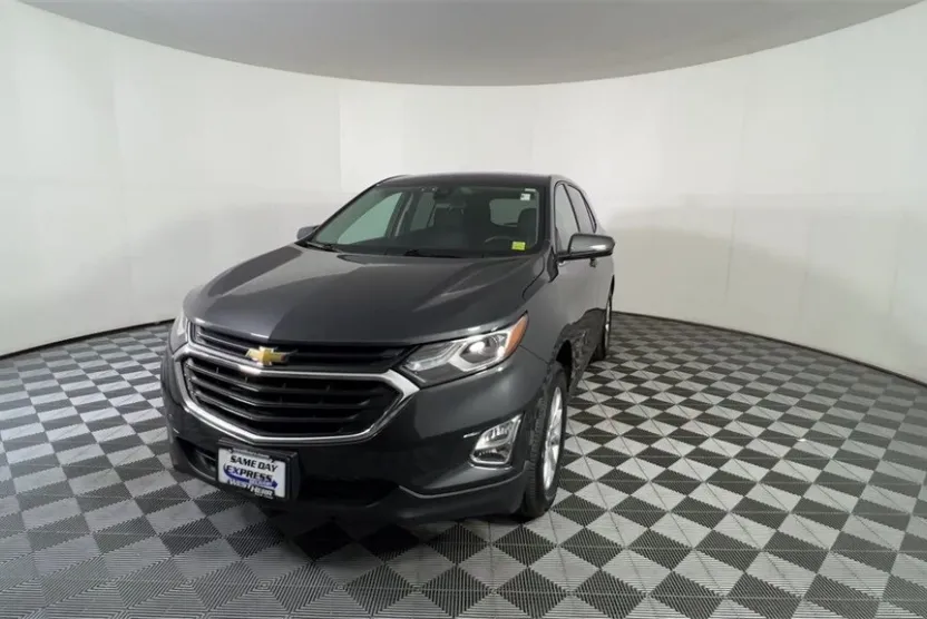 2020 Chevrolet Equinox LT photo 1