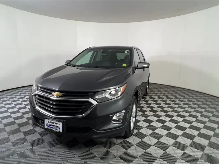2020 Chevrolet Equinox LT photo 1