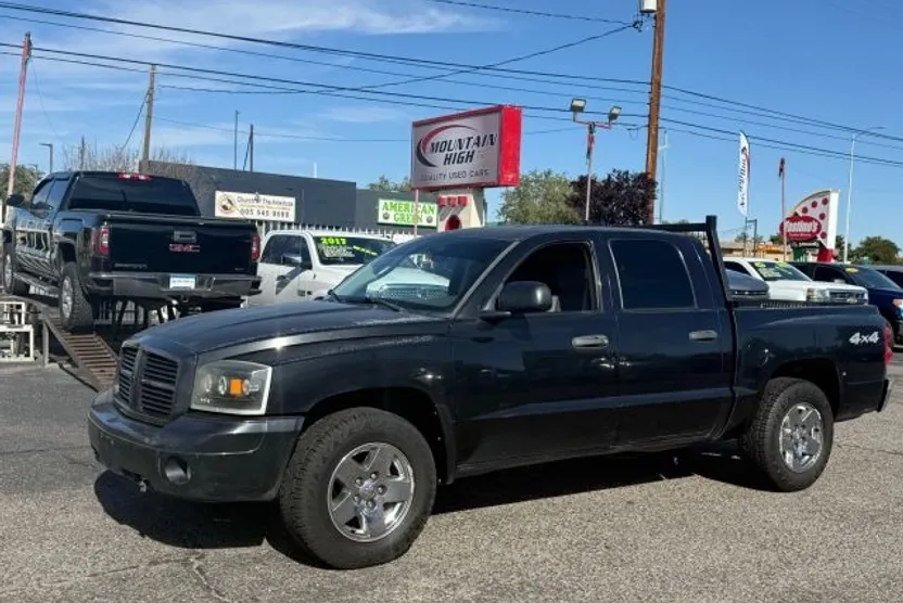 2006 Dodge Dakota Quad Cab SLT photo 1