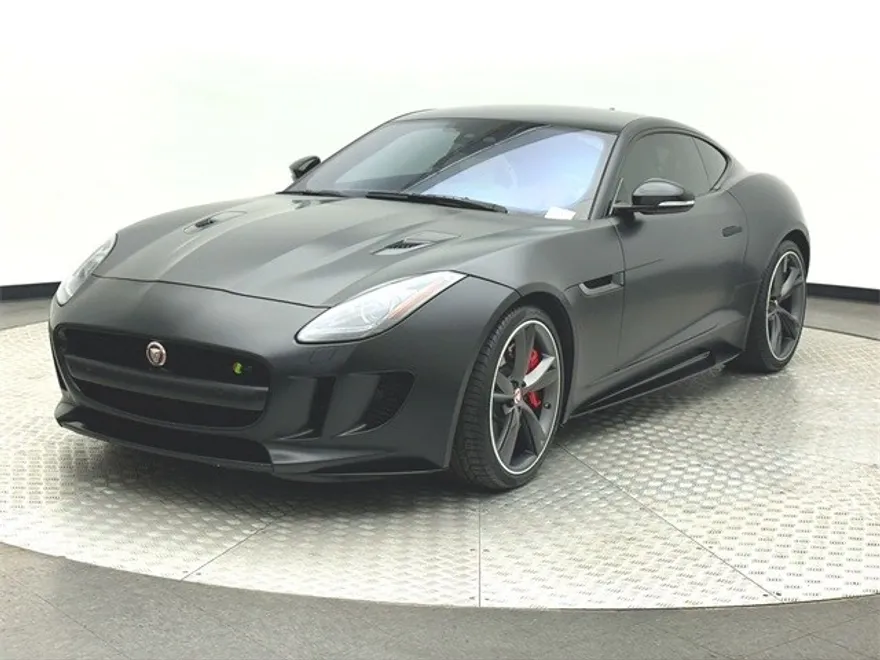 2017 Jaguar F-TYPE R photo 1