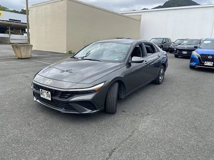 2024 Hyundai Elantra SEL photo 1