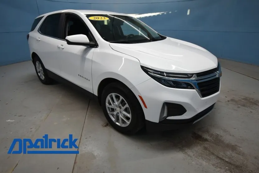 2023 Chevrolet Equinox LT photo 1