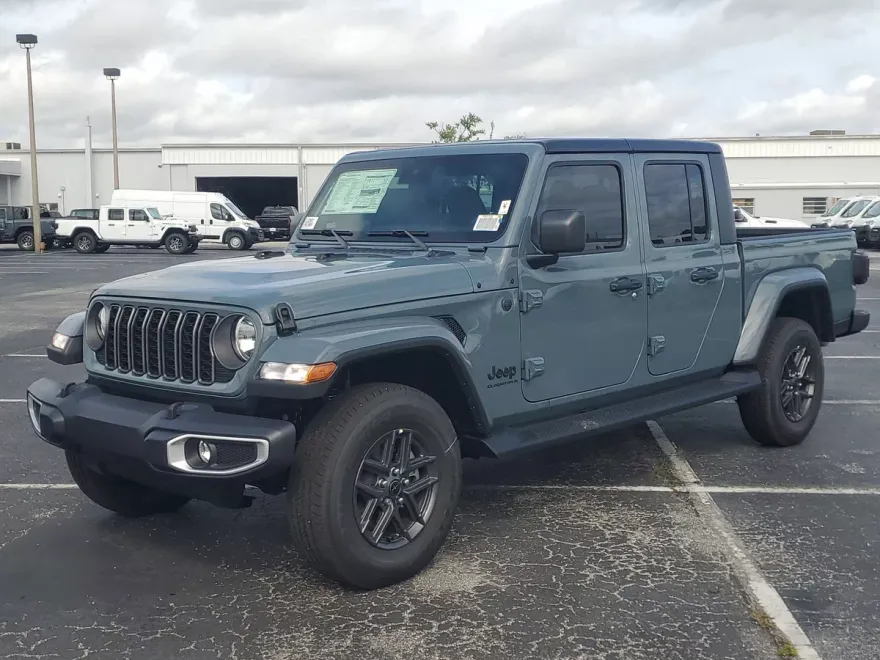 2025 Jeep Gladiator Sport S photo 1