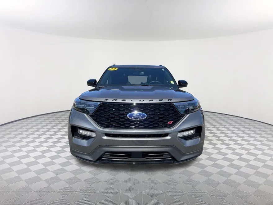 2023 Ford Explorer ST photo 1