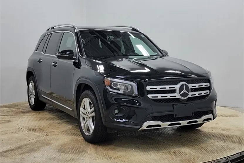 2023 Mercedes Benz GLB 250 4MATIC photo 1