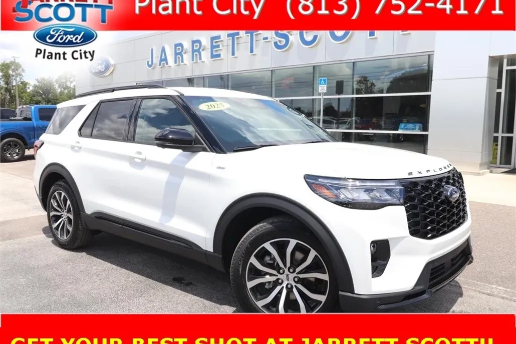 2025 Ford Explorer ST-Line photo 1