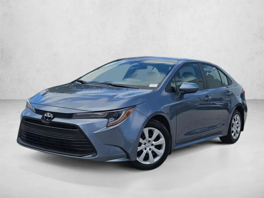 2025 Toyota Corolla LE photo 1