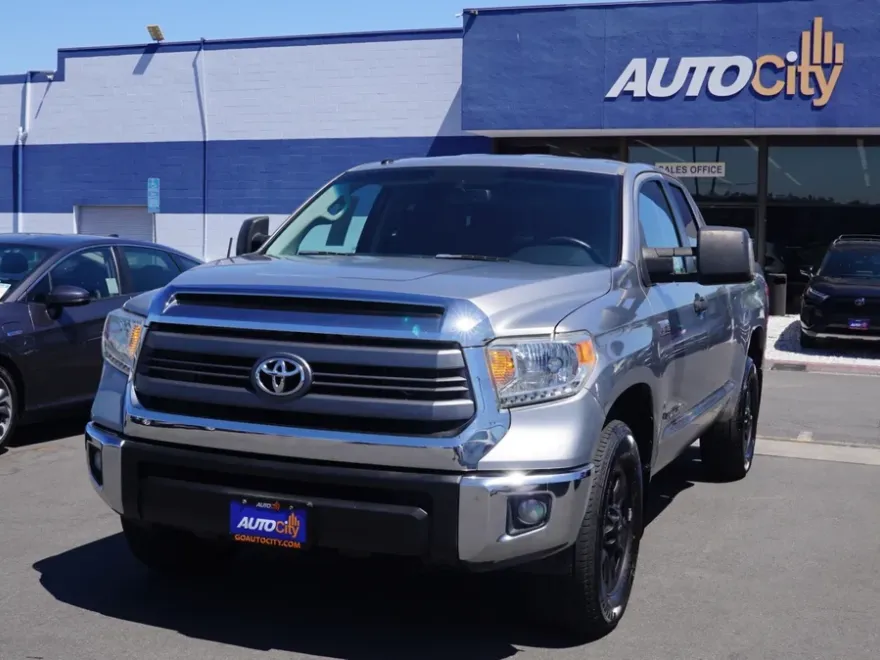 2015 Toyota Tundra SR5 Grade photo 1
