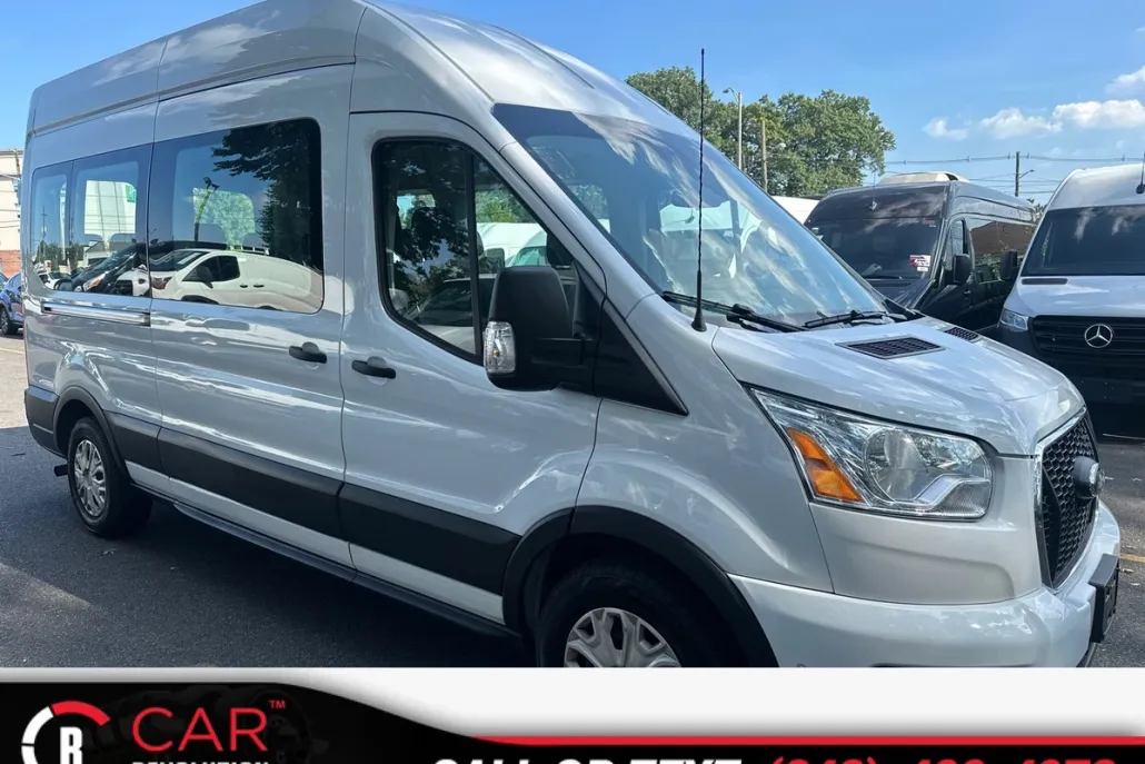 2021 Ford Transit Passenger XLT photo 1