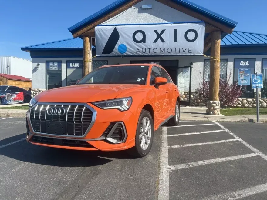 2023 Audi Q3 S line Premium photo 1
