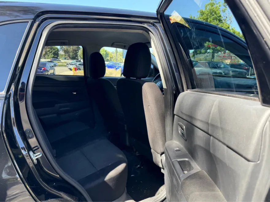 2022 Mitsubishi Outlander Sport ES photo 1