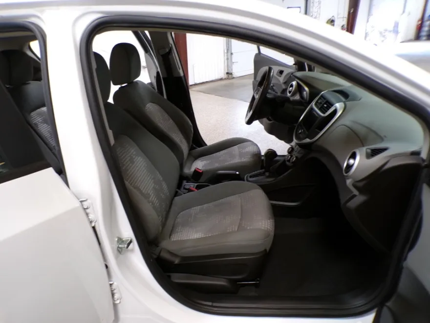 2020 Chevrolet Sonic LT photo 14
