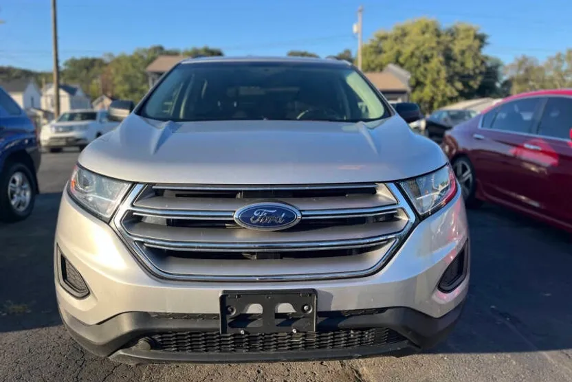 2015 Ford Edge SE photo 1