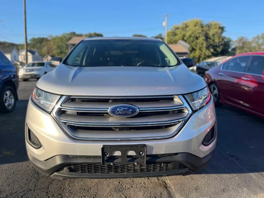 2015 Ford Edge SE photo 1