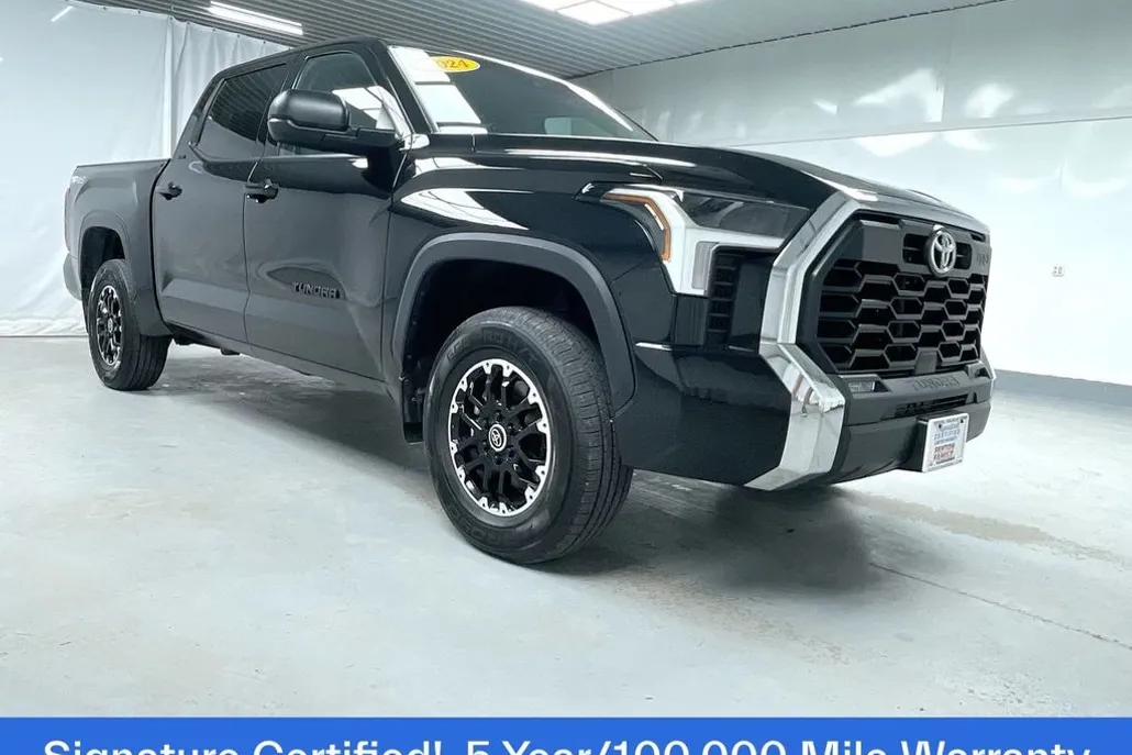 2024 Toyota Tundra SR5 photo 1