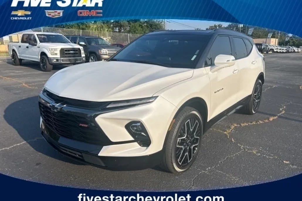 2023 Chevrolet Blazer RS photo 1