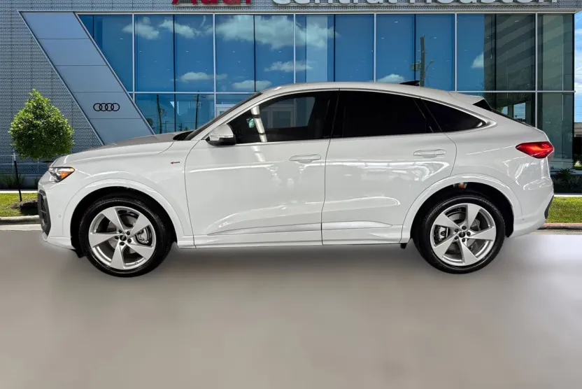 2025 Audi Q5 Premium Prestige photo 1