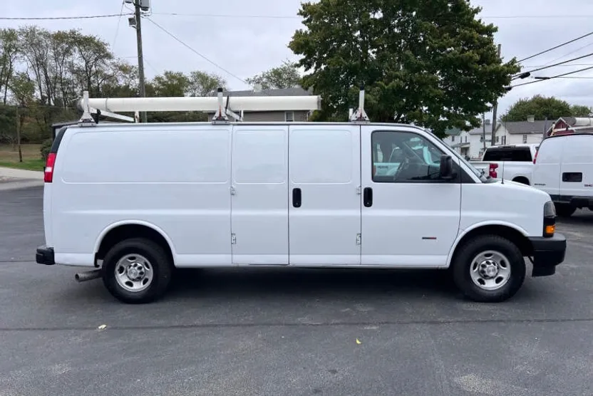 2020 Chevrolet Express 2500 Cargo Van photo 1