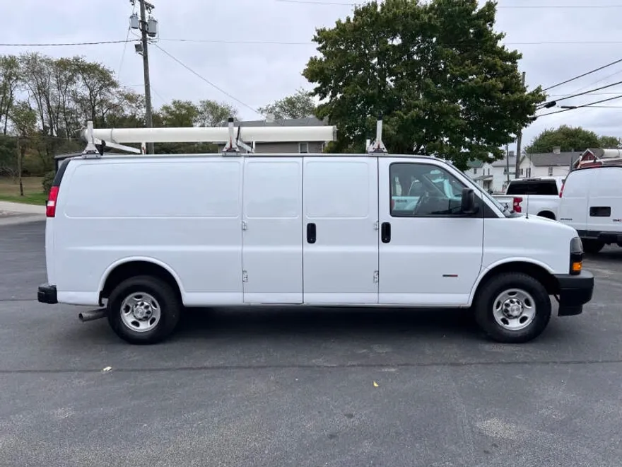 2020 Chevrolet Express 2500 Cargo Van photo 1