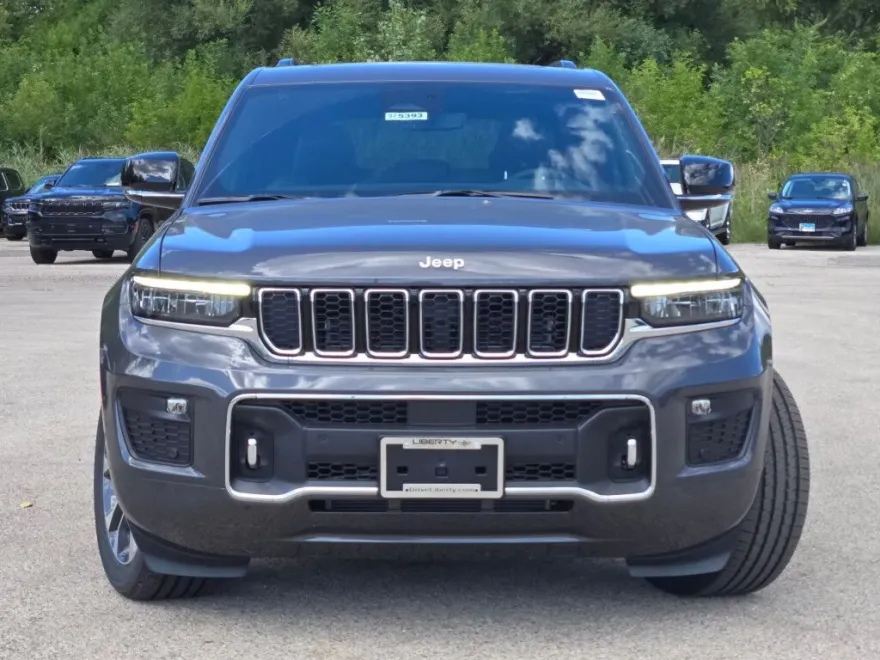 2025 Jeep Grand Cherokee Overland photo 1