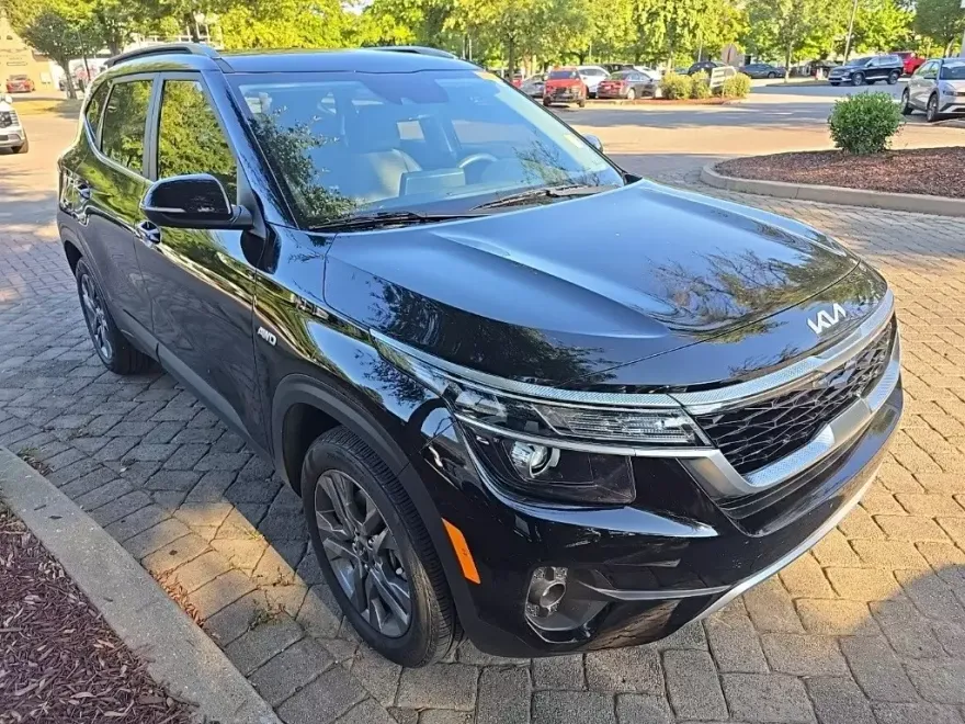 2023 Kia Seltos S photo 1