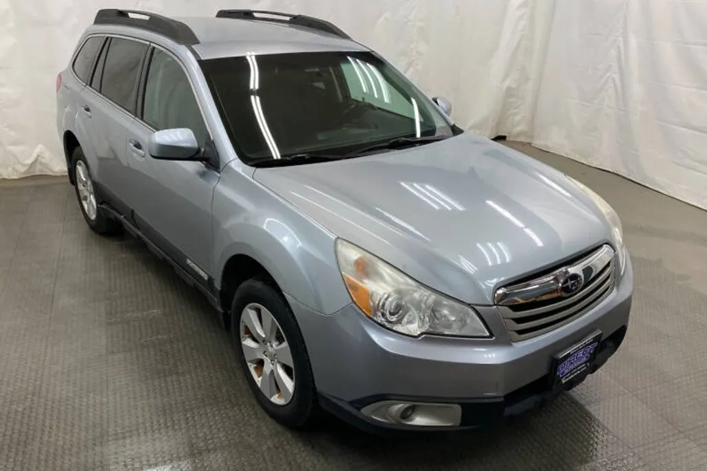 2012 Subaru Outback 2.5i Premium photo 1