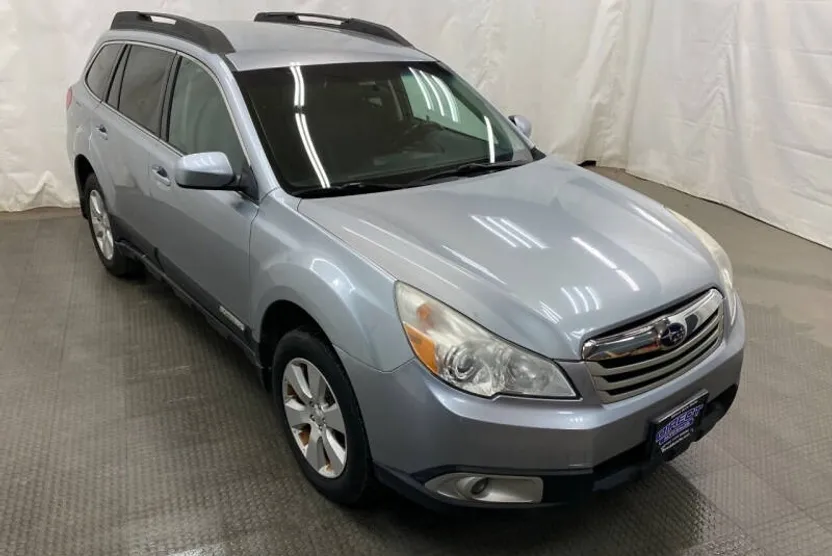 2012 Subaru Outback 2.5i Premium photo 1