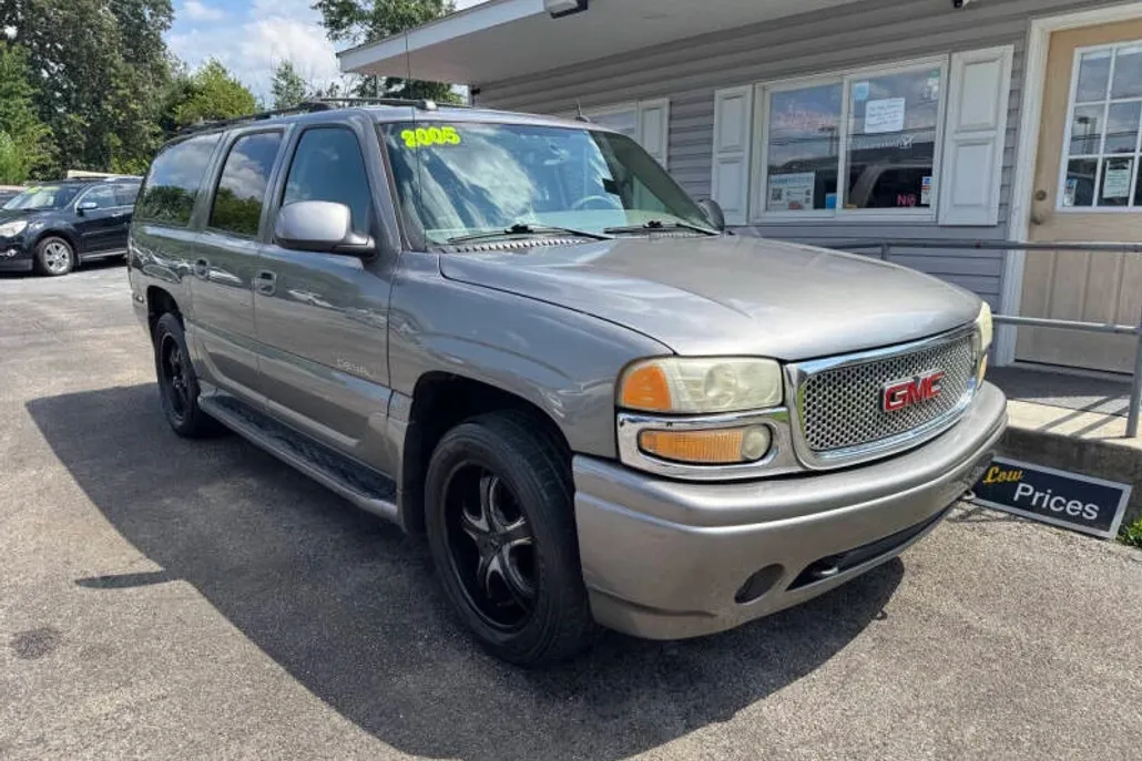 2005 Gmc Yukon XL Denali photo 1