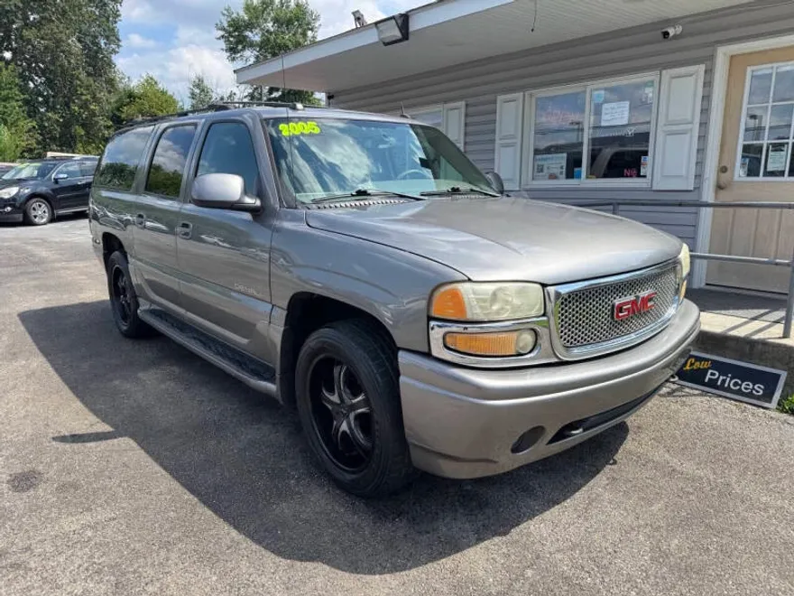2005 Gmc Yukon XL Denali photo 1