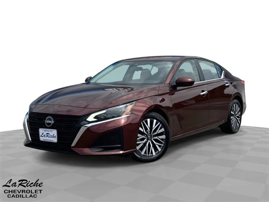 2023 Nissan Altima 2.5 SV photo 1