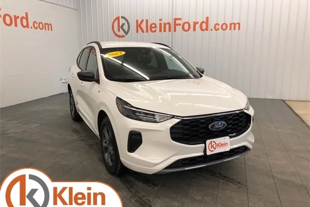 2023 Ford Escape ST-Line photo 1