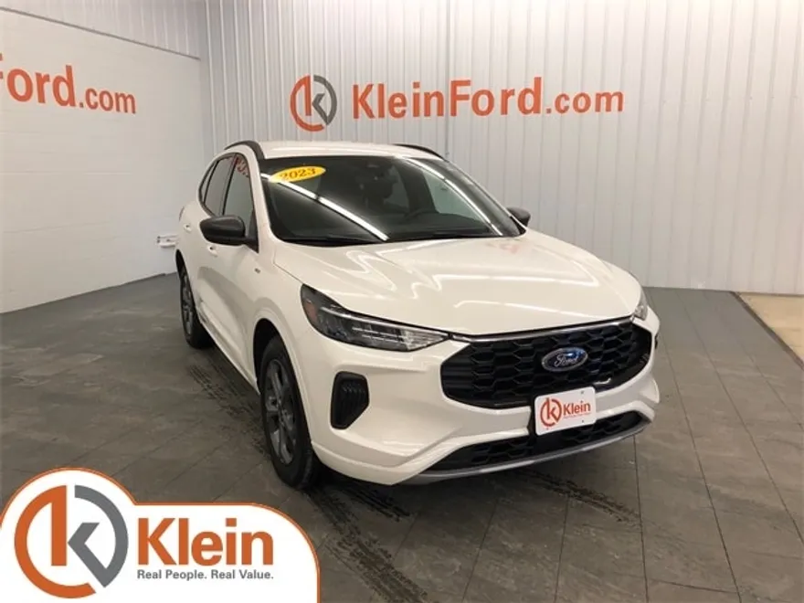 2023 Ford Escape ST-Line photo 1